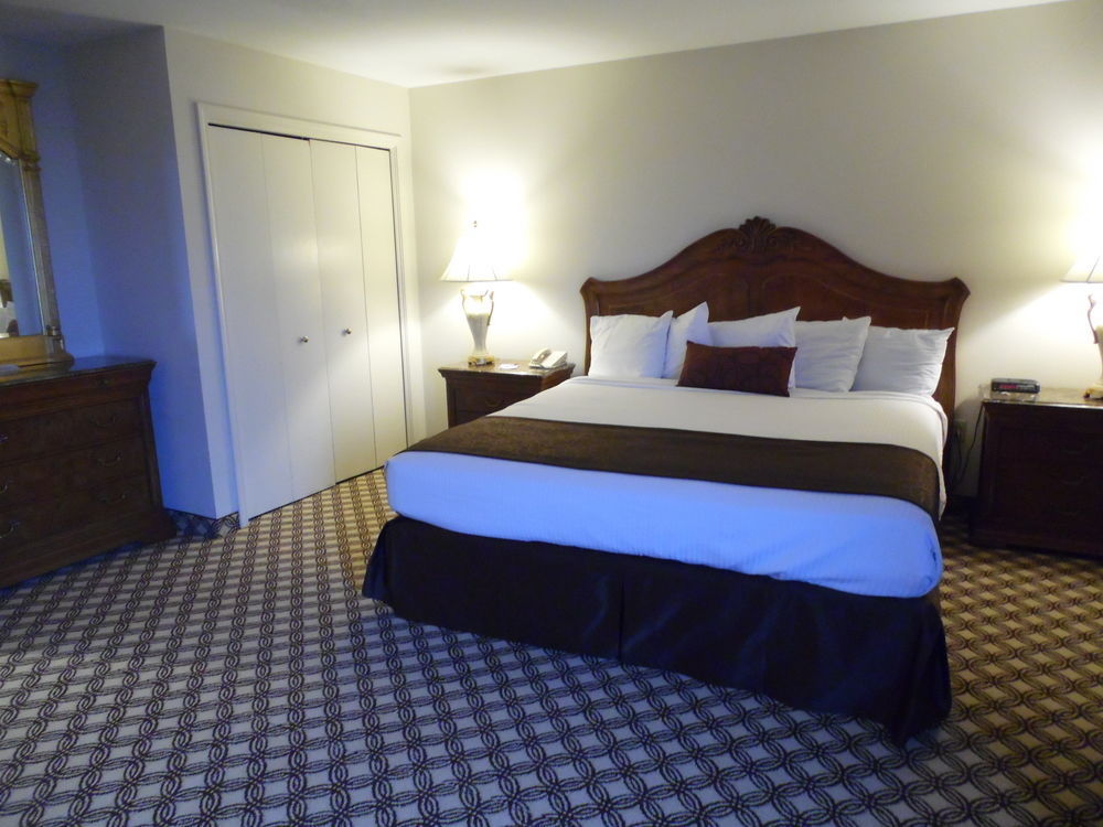 Regalia Hotel & Conference Center Village of Four Seasons 外观 照片